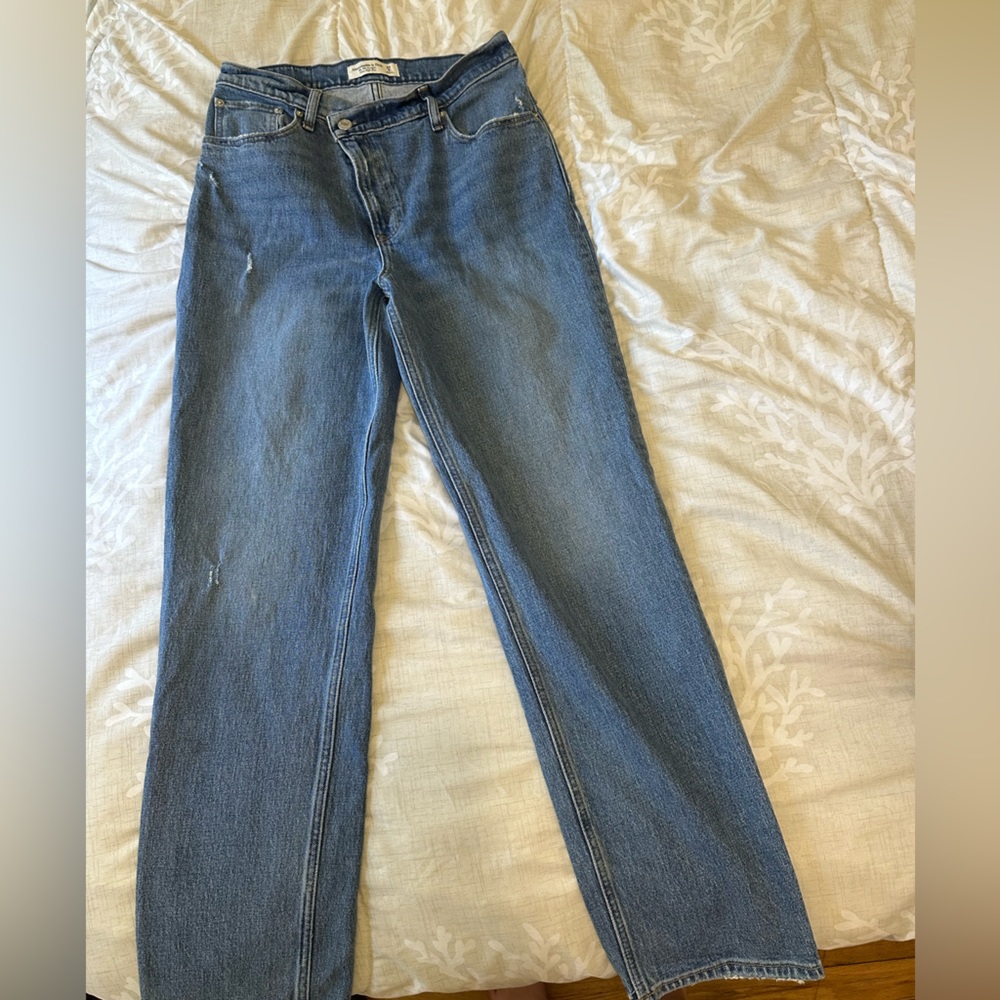 Abercrombie and Fitch *The '90 Straight ultra High Rise, cross cross jeans sz 8s